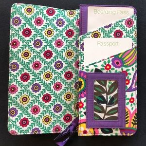 Vera Bradley Travel Wallet (NWT)